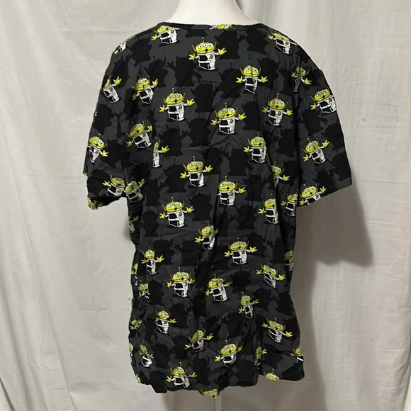 Disney Pixar Toy Story little green men / alien print scrub top size 3xl - Picture 2 of 3